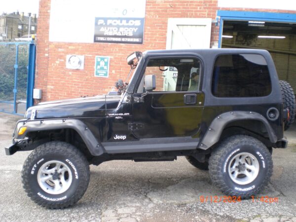 Jeep Wrangler 4 Litre Sahara - Image 7