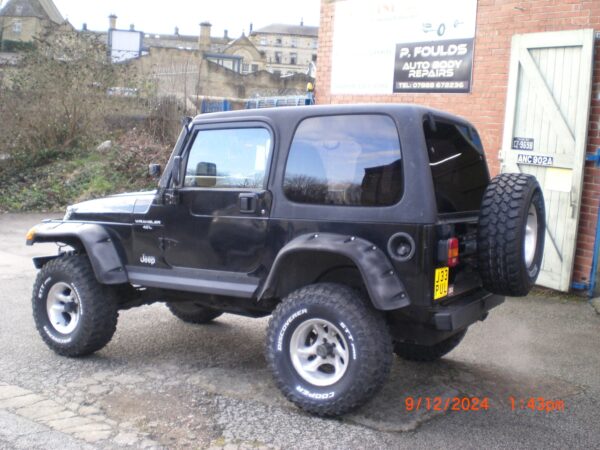 Jeep Wrangler 4 Litre Sahara - Image 8